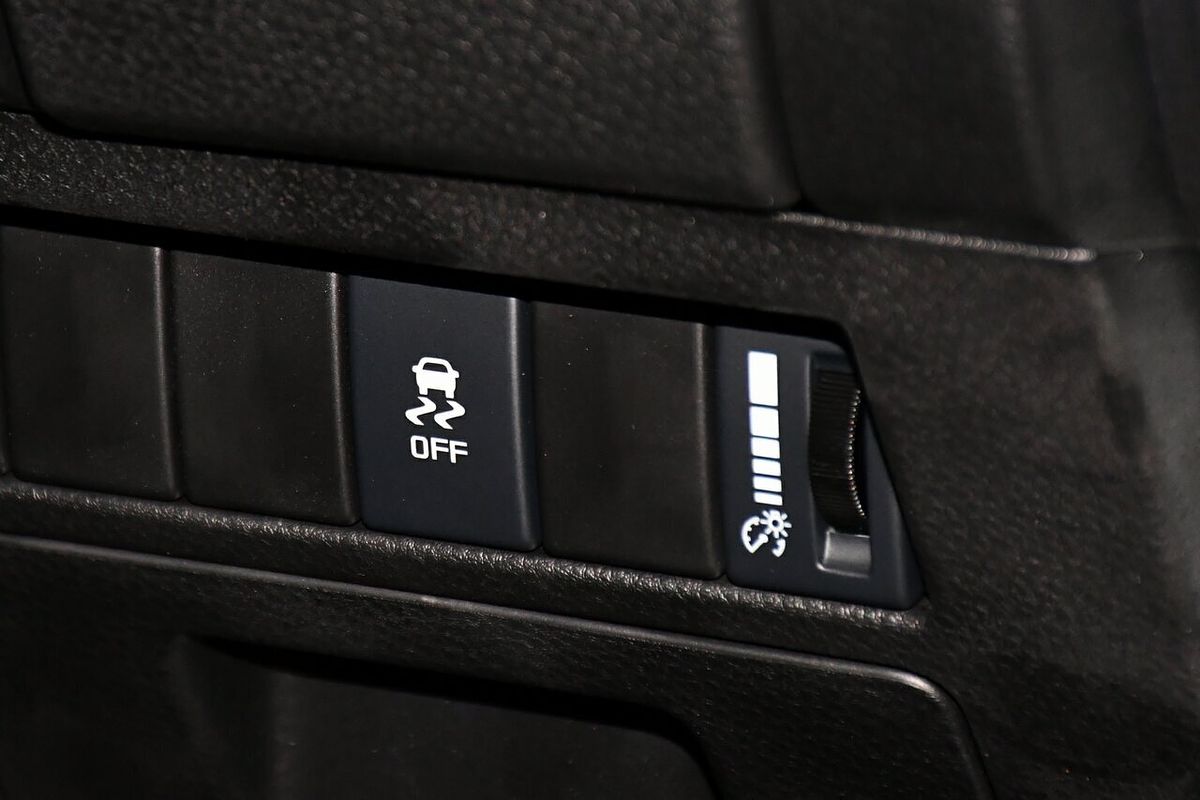 2025 Isuzu D-MAX SX 4X4