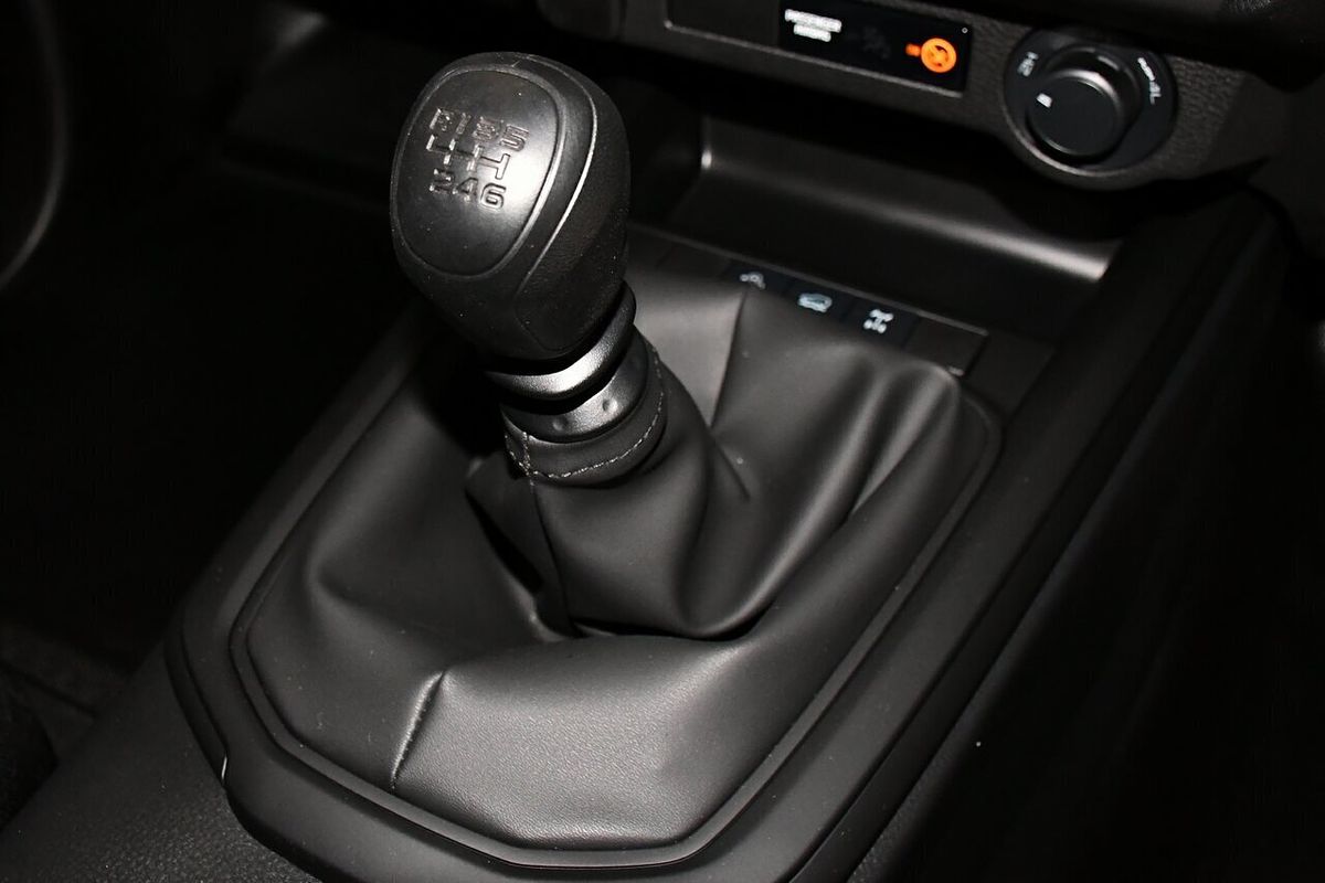 2025 Isuzu D-MAX SX 4X4