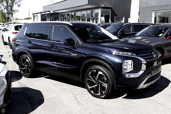 2024 Mitsubishi Outlander PHEV Exceed ZM