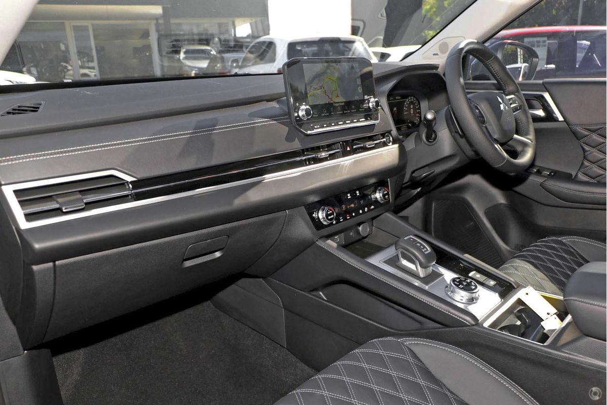 2024 Mitsubishi Outlander PHEV Exceed ZM