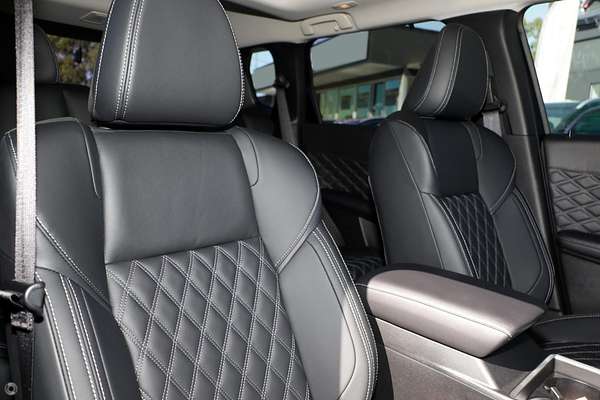 2024 Mitsubishi Outlander PHEV Exceed ZM
