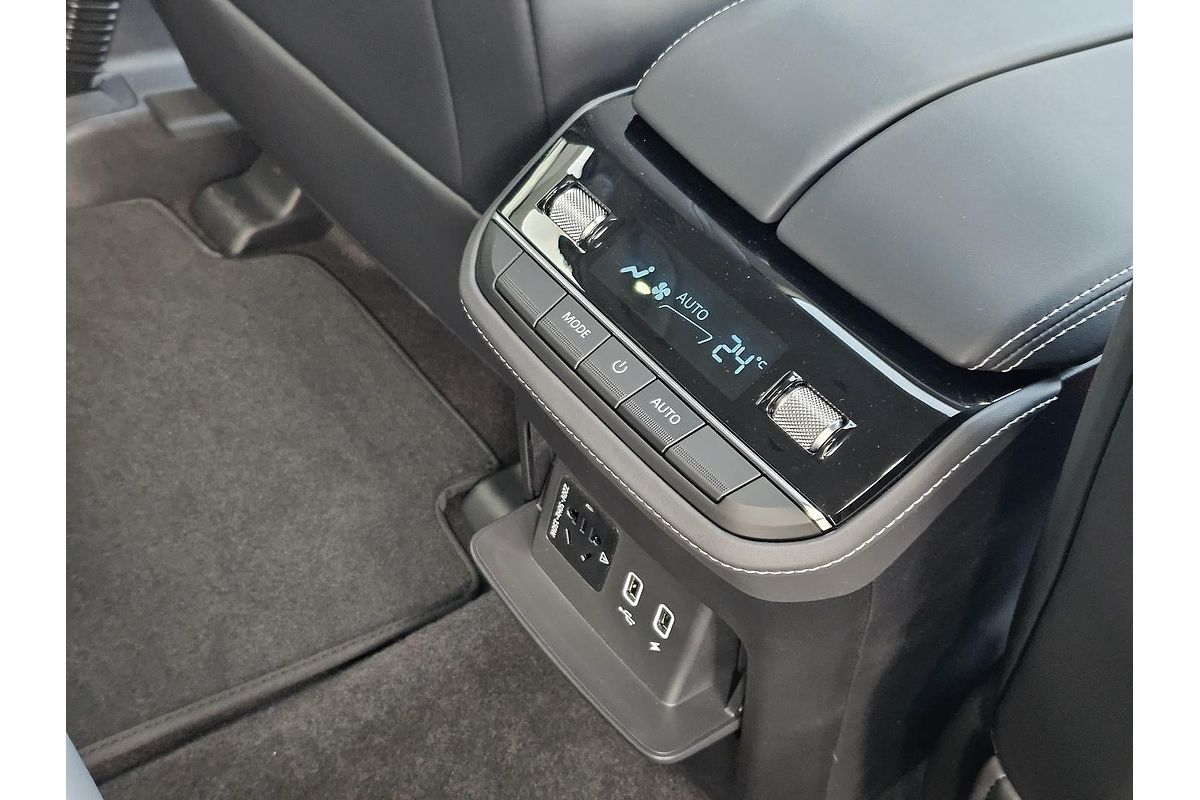 2025 LDV D90 Executive SV9A