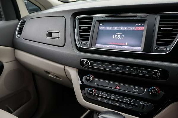 2017 Kia Carnival Si YP