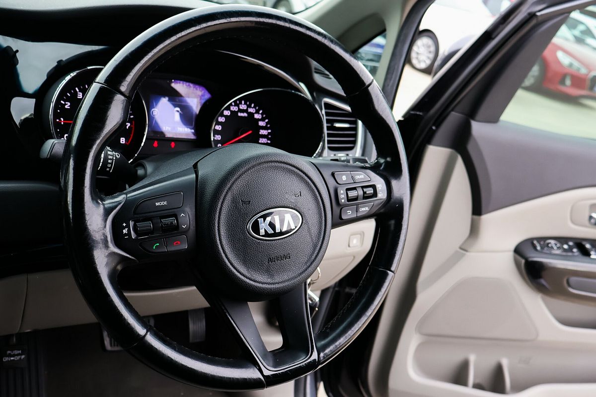2017 Kia Carnival Si YP