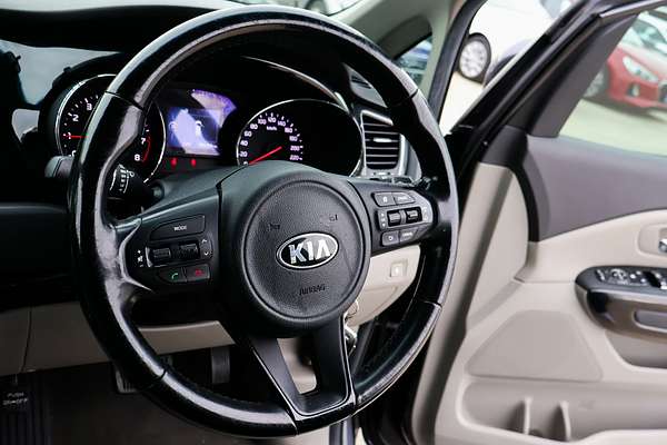 2017 Kia Carnival Si YP