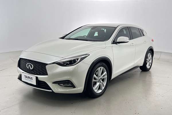 2016 INFINITI Q30 GT H15