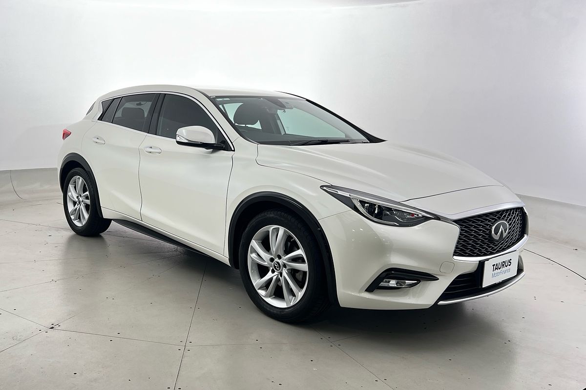 2016 INFINITI Q30 GT H15