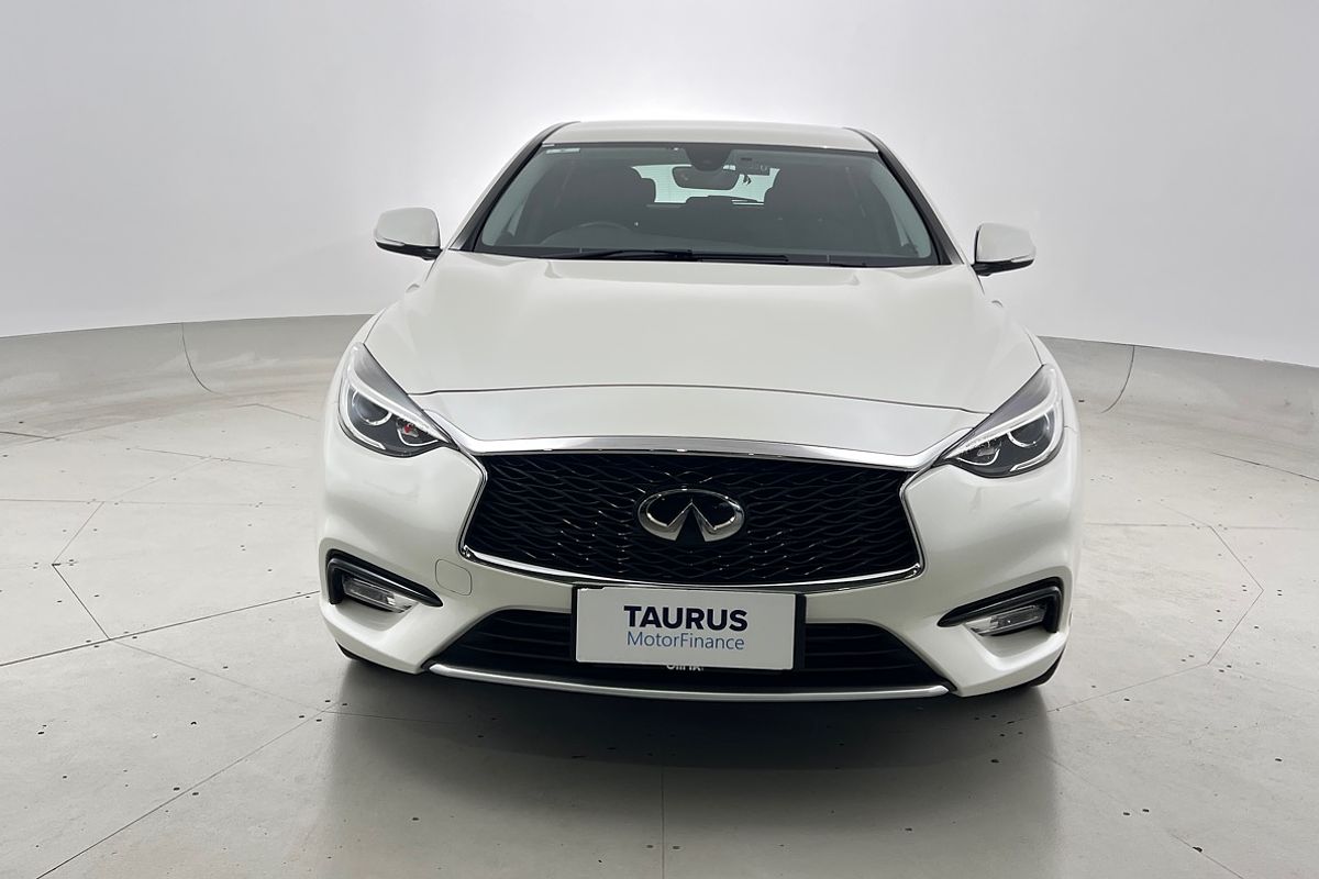 2016 INFINITI Q30 GT H15