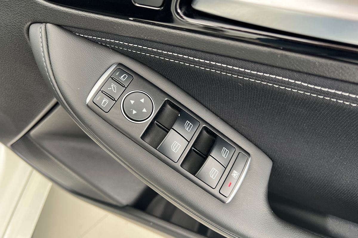 2016 INFINITI Q30 GT H15
