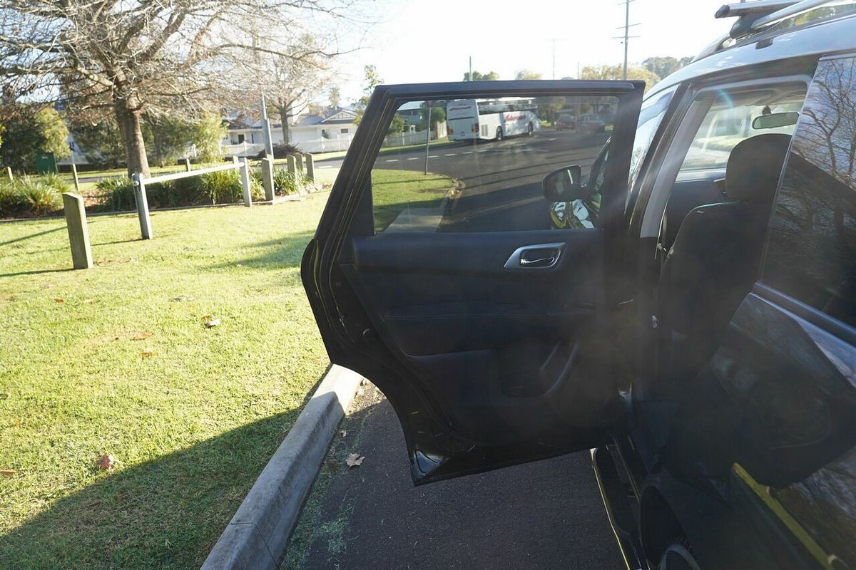 2015 Nissan Pathfinder ST N-Trek (4x4) R52 MY15