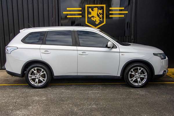 2014 Mitsubishi Outlander ES ZJ