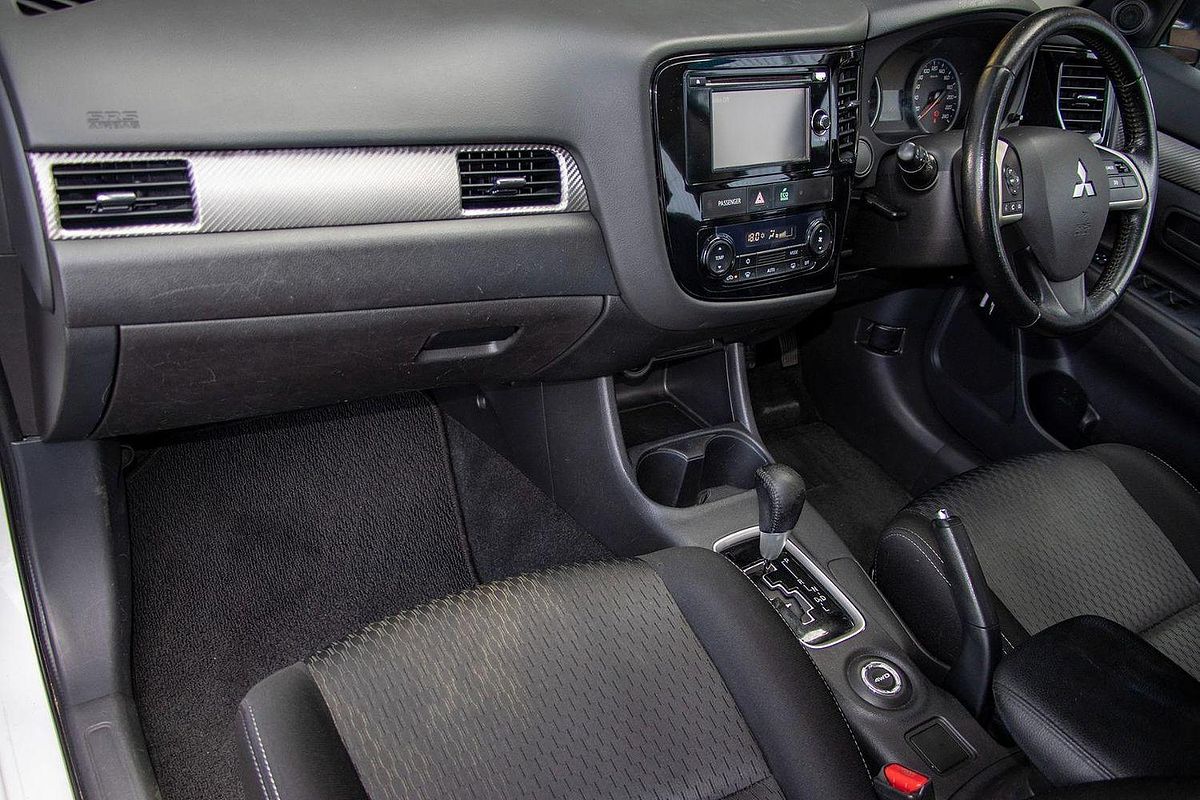 2014 Mitsubishi Outlander ES ZJ