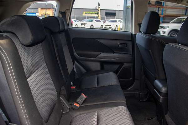 2014 Mitsubishi Outlander ES ZJ