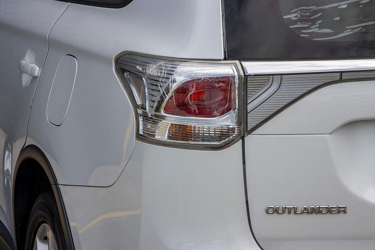 2014 Mitsubishi Outlander ES ZJ