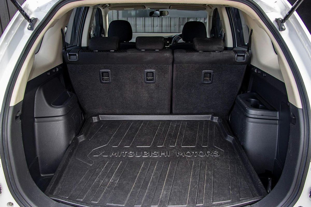 2014 Mitsubishi Outlander ES ZJ