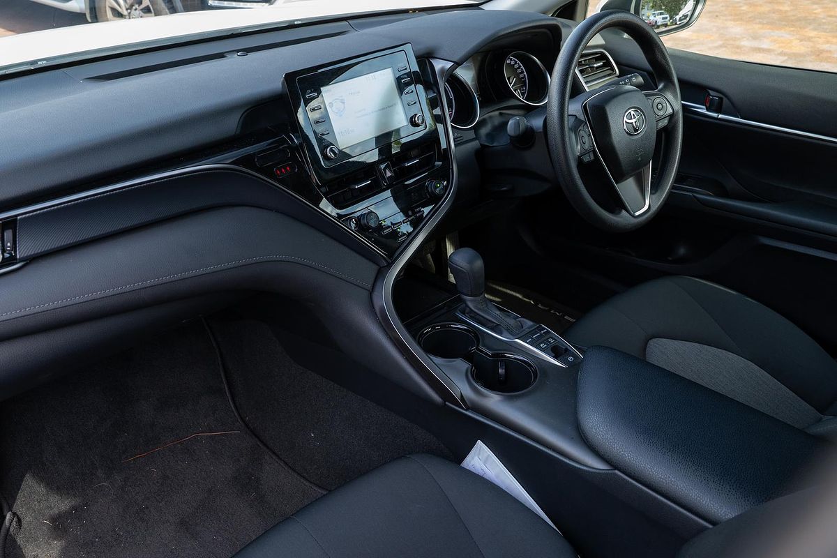 2024 Toyota Camry Ascent AXVH70R