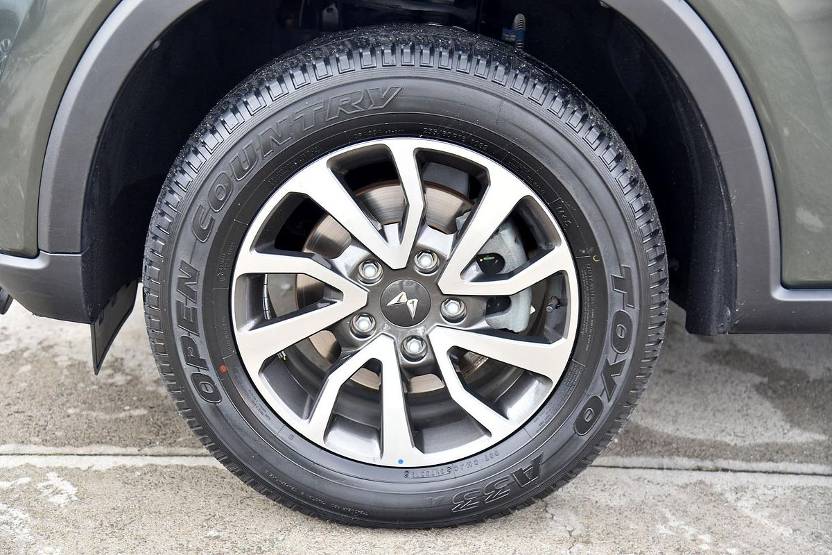 2023 Mahindra Scorpio Z8