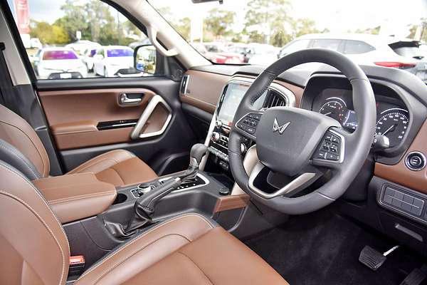 2023 Mahindra Scorpio Z8