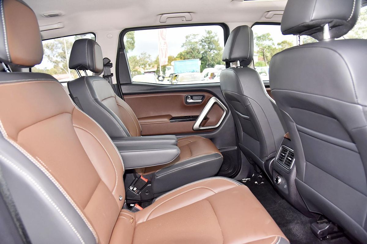2023 Mahindra Scorpio Z8