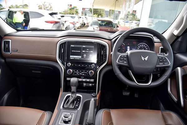 2023 Mahindra Scorpio Z8