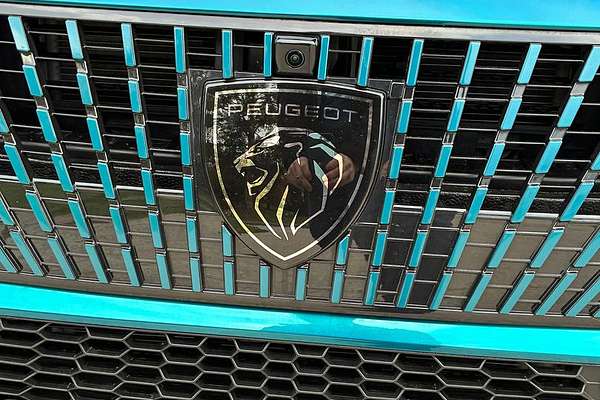 2025 Peugeot 408 GT Premium Hybrid P54