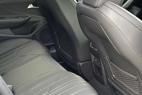 2025 Peugeot 408 GT Premium Hybrid P54