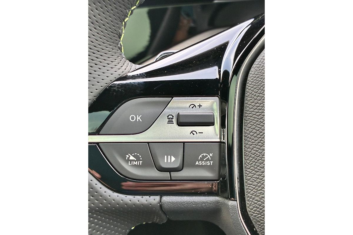 2025 Peugeot 408 GT Premium Hybrid P54