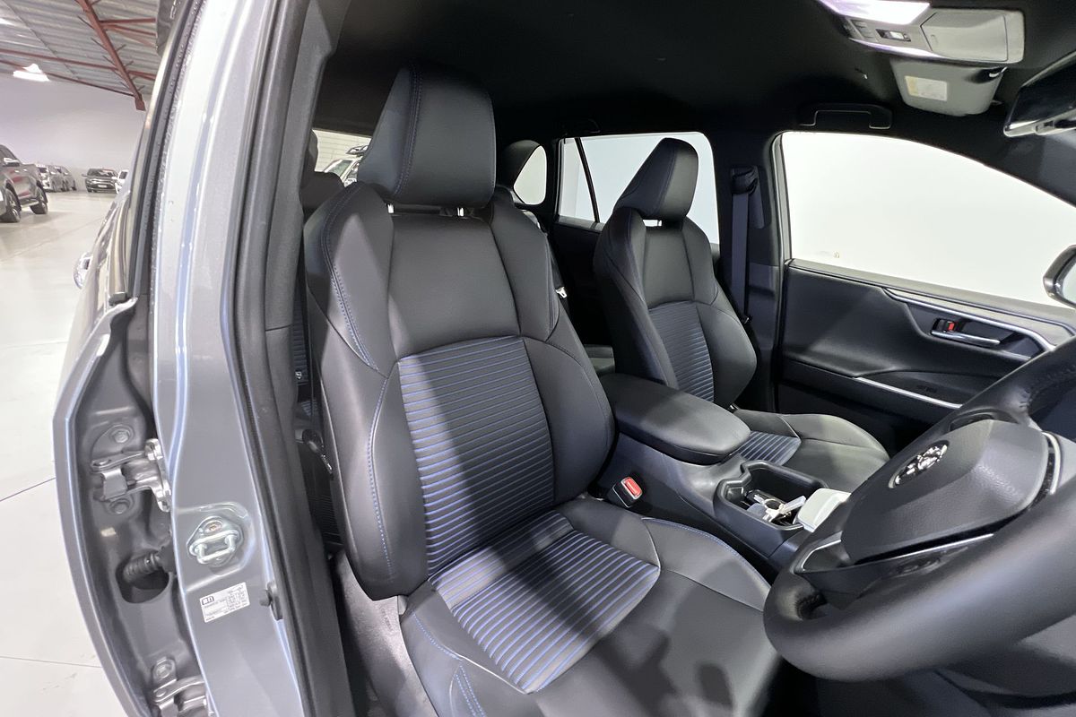 2024 Toyota RAV4 XSE AXAH54R