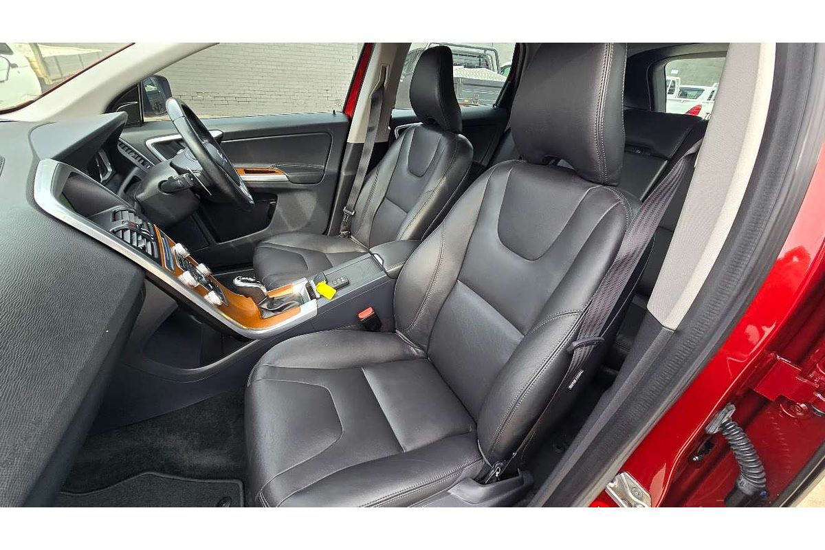 2016 Volvo XC60 T5 Luxury