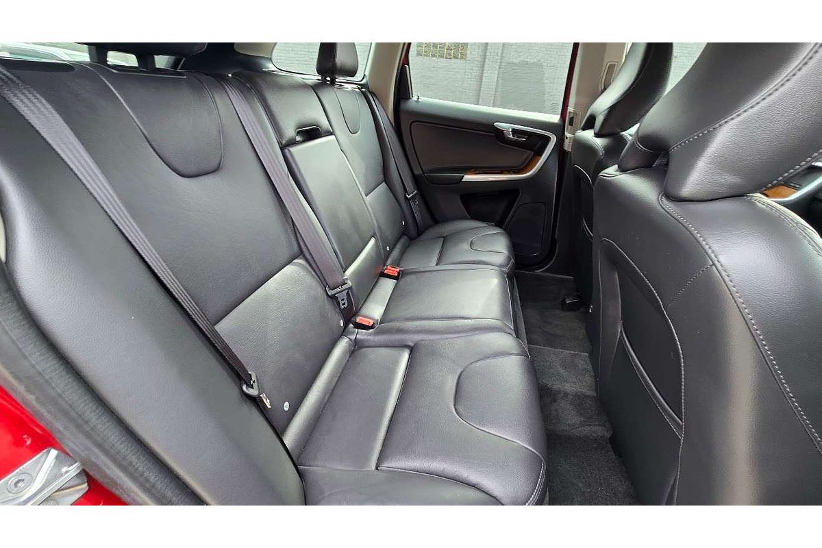 2016 Volvo XC60 T5 Luxury