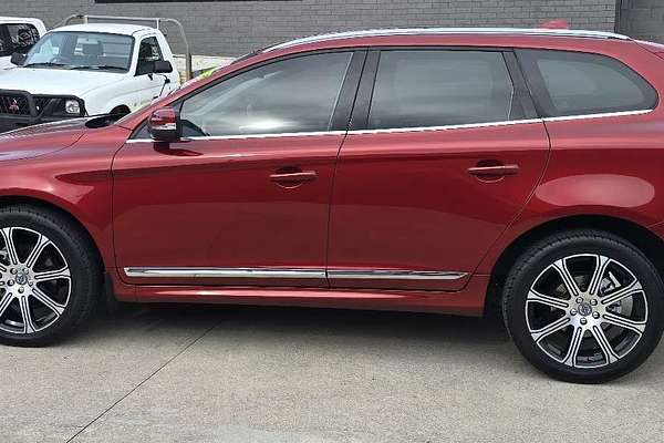 2016 Volvo XC60 T5 Luxury