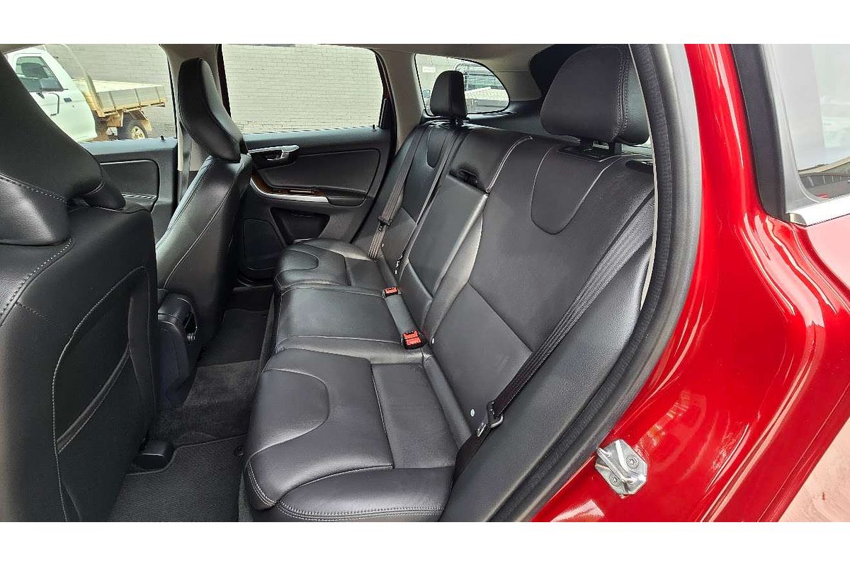 2016 Volvo XC60 T5 Luxury