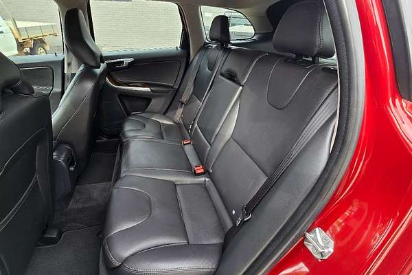 2016 Volvo XC60 T5 Luxury
