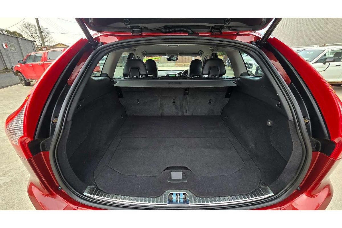 2016 Volvo XC60 T5 Luxury