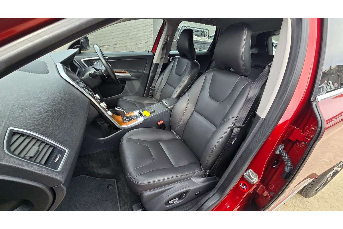 2016 Volvo XC60 T5 Luxury