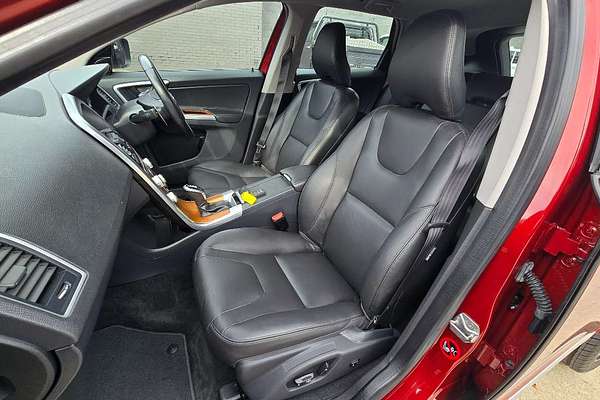 2016 Volvo XC60 T5 Luxury