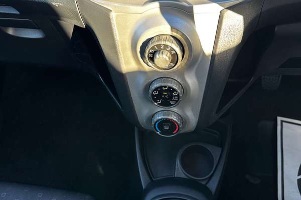 2006 Toyota Yaris YR NCP90R
