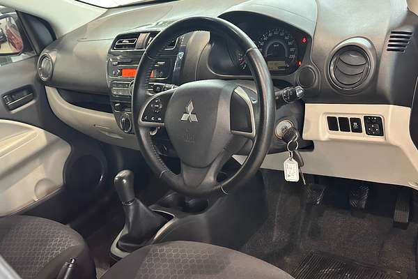 2014 Mitsubishi Mirage ES LA