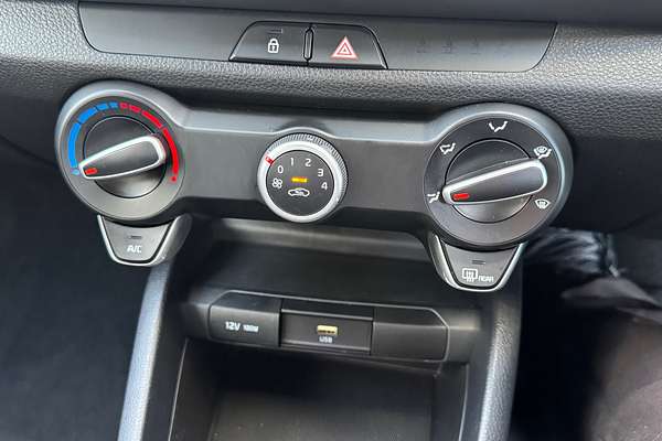 2022 Kia Stonic S YB