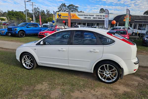 2005 Ford Focus LX LS