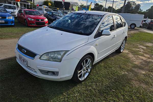 2005 Ford Focus LX LS