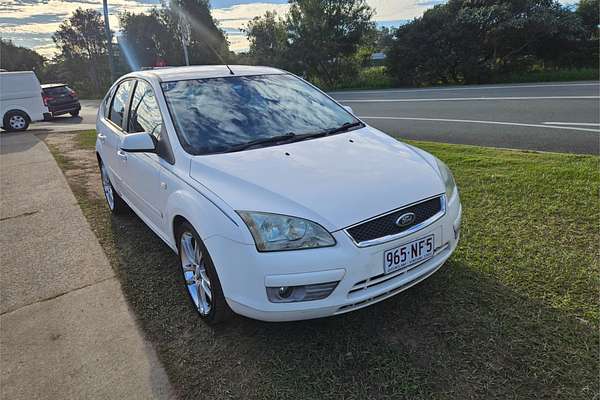 2005 Ford Focus LX LS