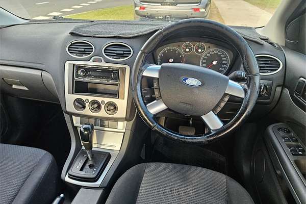 2005 Ford Focus LX LS