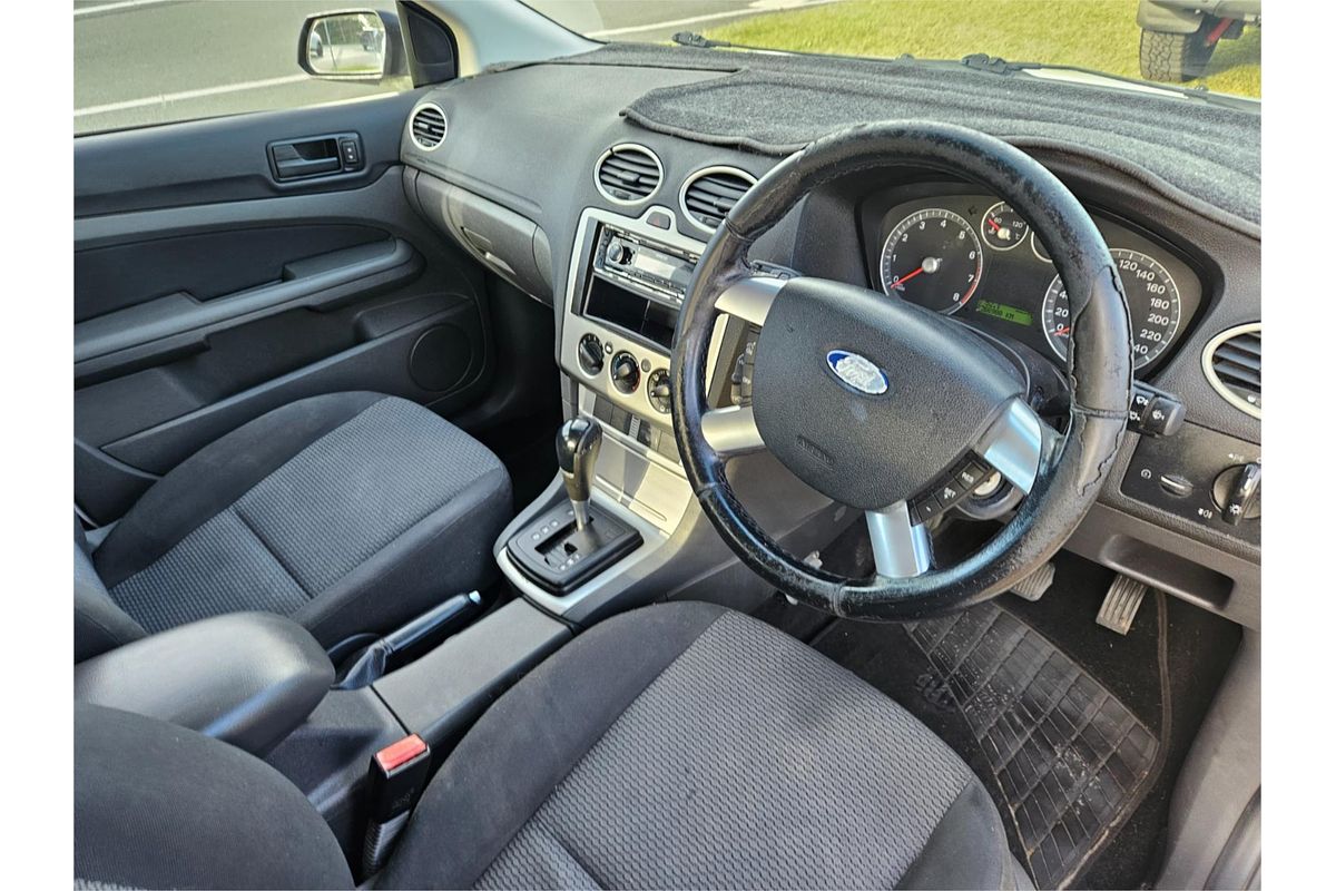 2005 Ford Focus LX LS