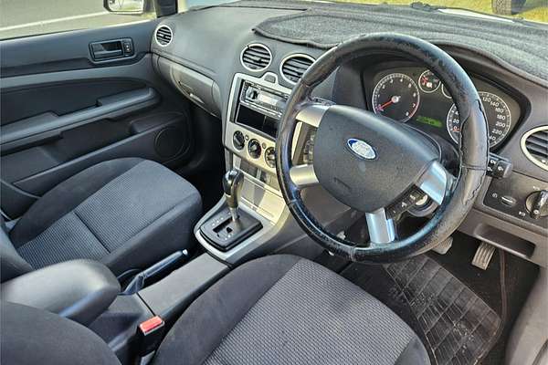 2005 Ford Focus LX LS