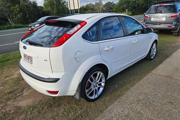 2005 Ford Focus LX LS
