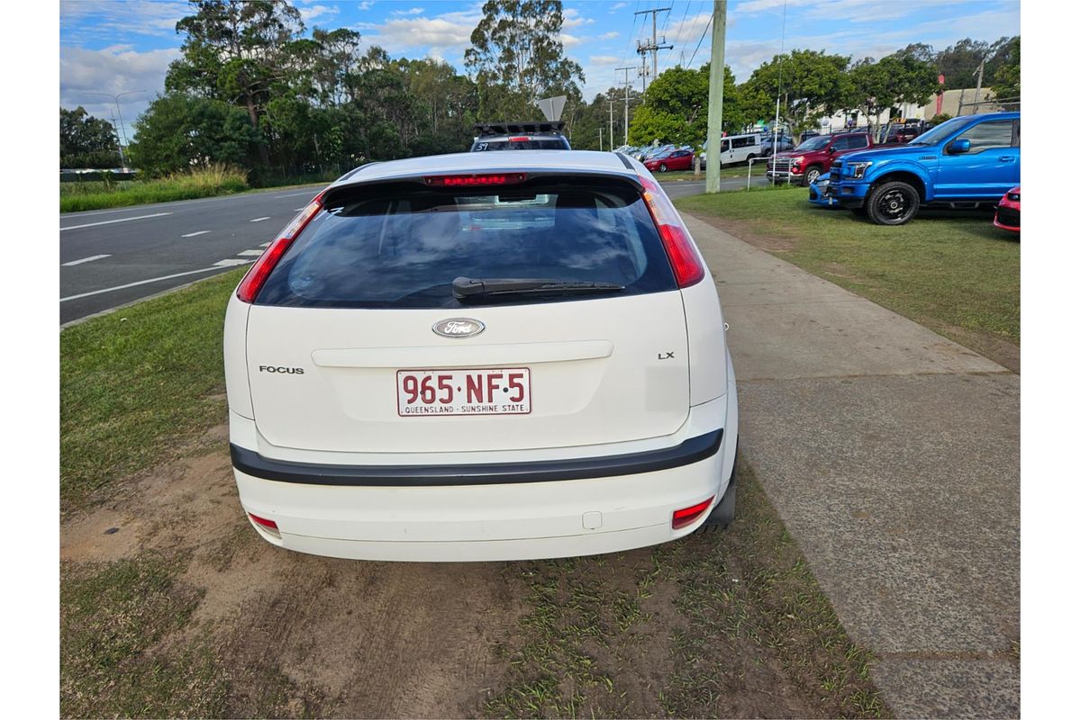 2005 Ford Focus LX LS