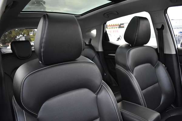 2020 MG ZS Essence AZS1