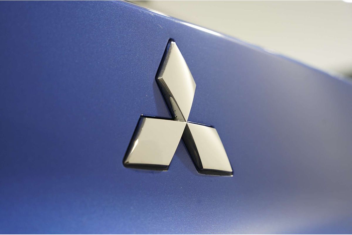 2022 Mitsubishi Eclipse Cross LS YB