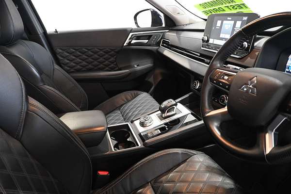 2022 Mitsubishi Outlander Exceed ZM